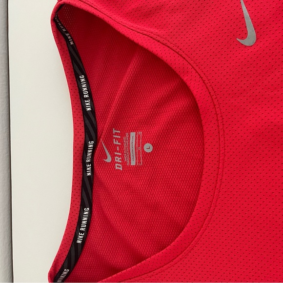 Nike running dry-fit like new size large never used originally $80. Asking $40 - Picture 2 of 3